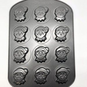 Wilton Elf On The Shelf A Christmas Tradition 12 Cookie Pan Baking Sheet
